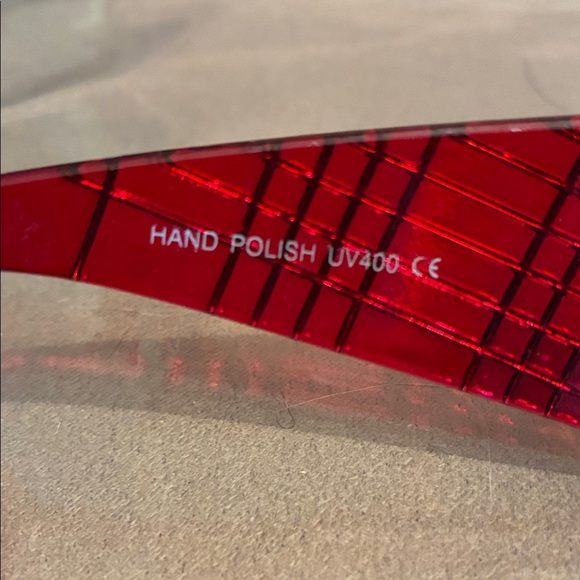 Chic Bling Red Sunglasses - Picture 5 of 6